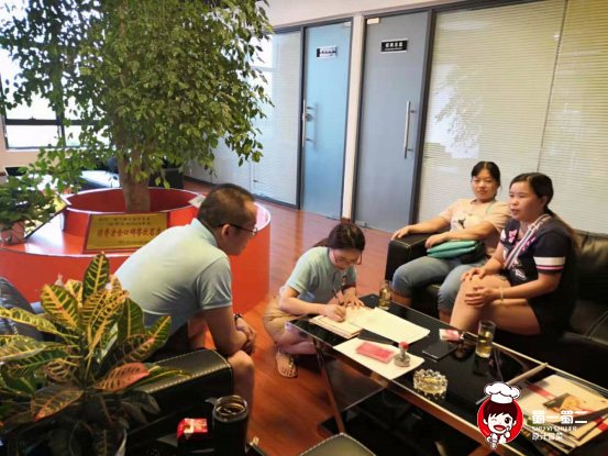 熱烈祝賀成都龍泉驛毛姐簽約加盟蜀一蜀二冒菜