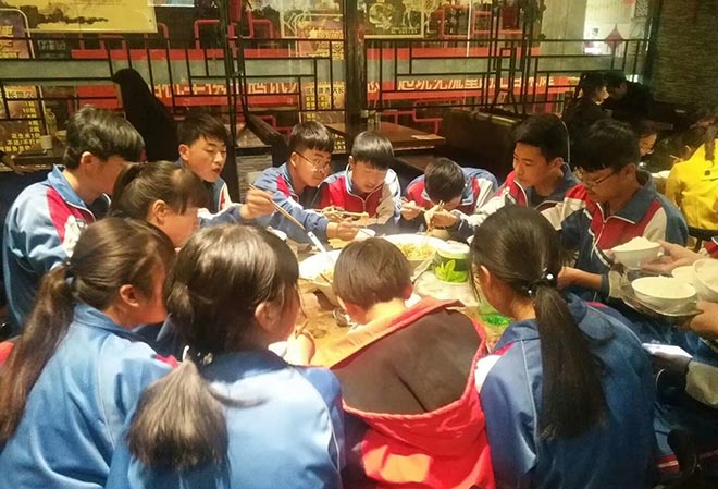 創業沒經驗、不懂技術的你適合選擇冒菜加盟品牌